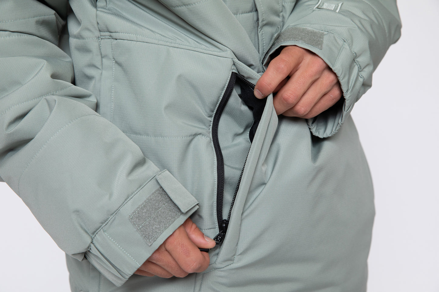 AFTERSHOCK JACKET