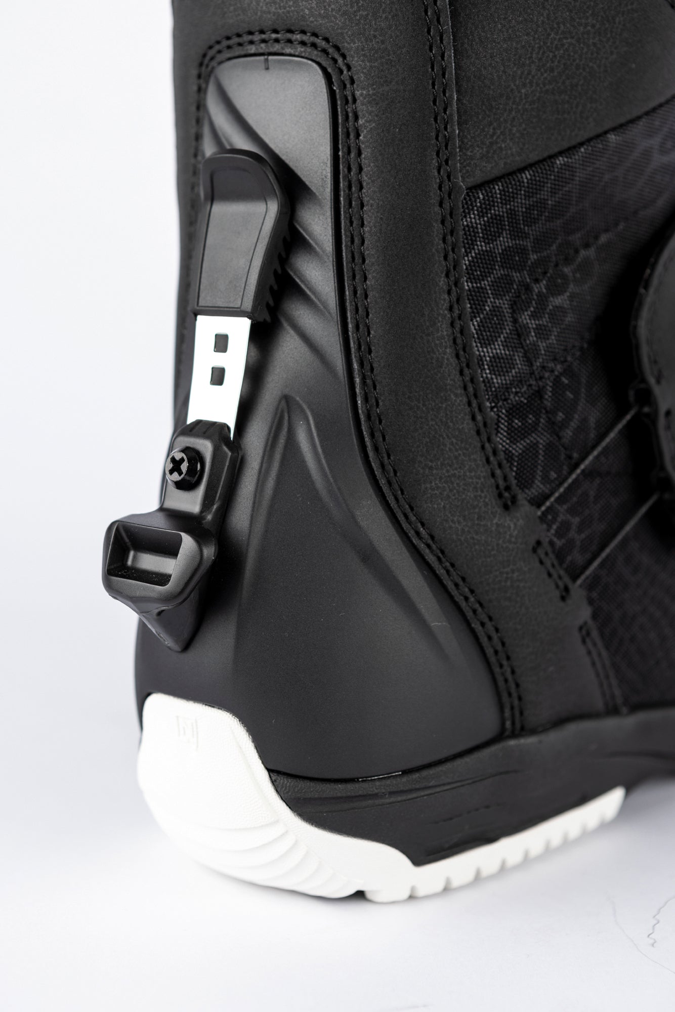 MONARCH STEP ON TLS 2026